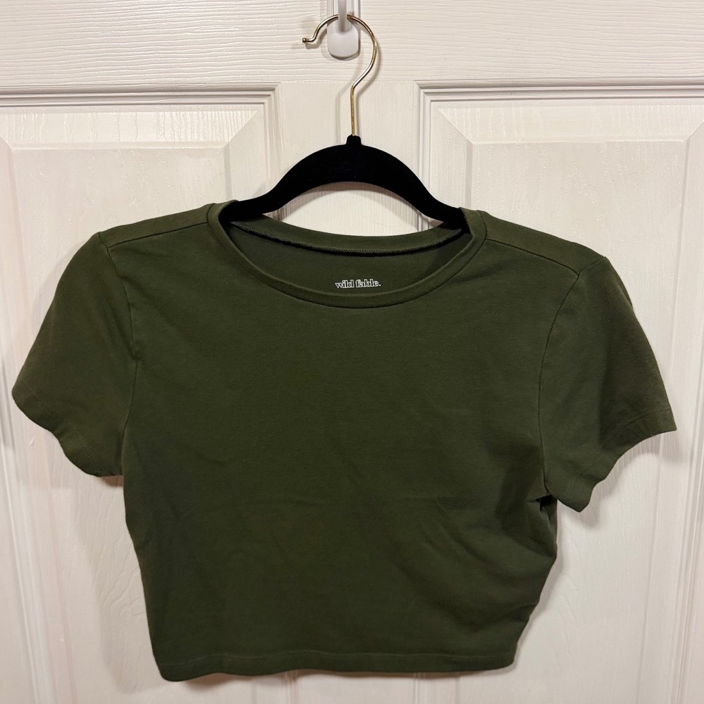 Wild Fable Womens Olive Green Short Sleeve Crew Neck Crop Top Shirt Size Medium